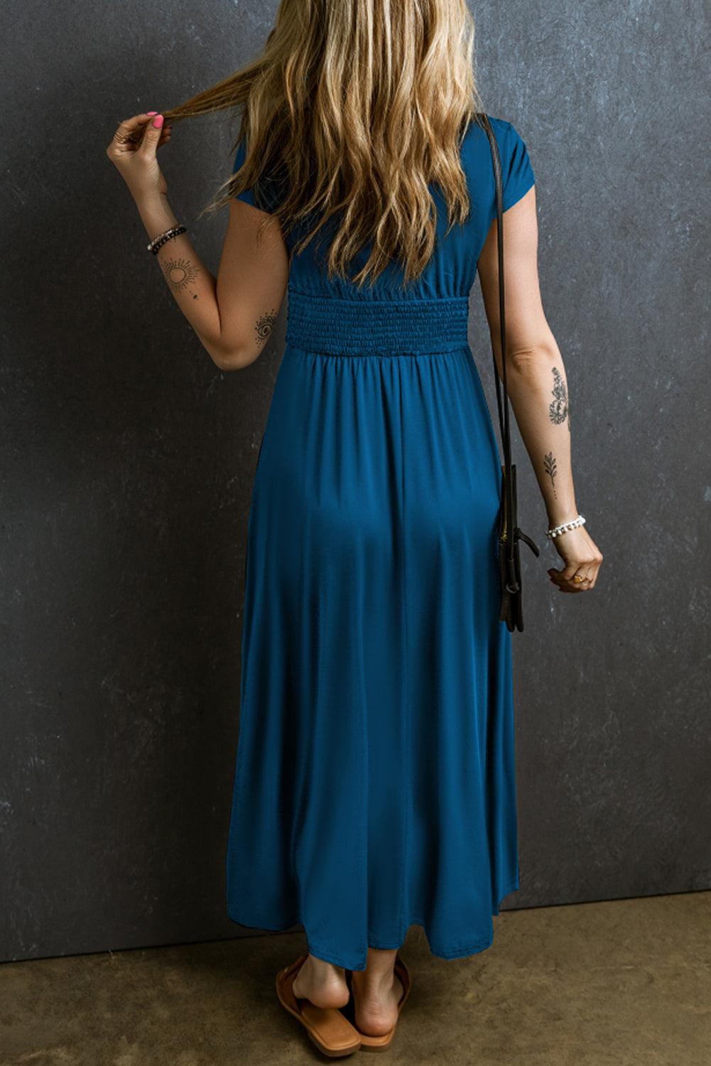 Robe longue plissée taille haute V-col