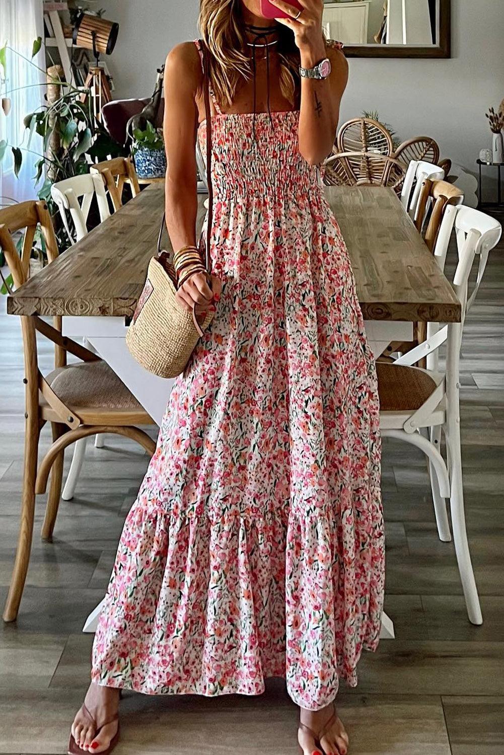 Robe longue volantée à smocks florale