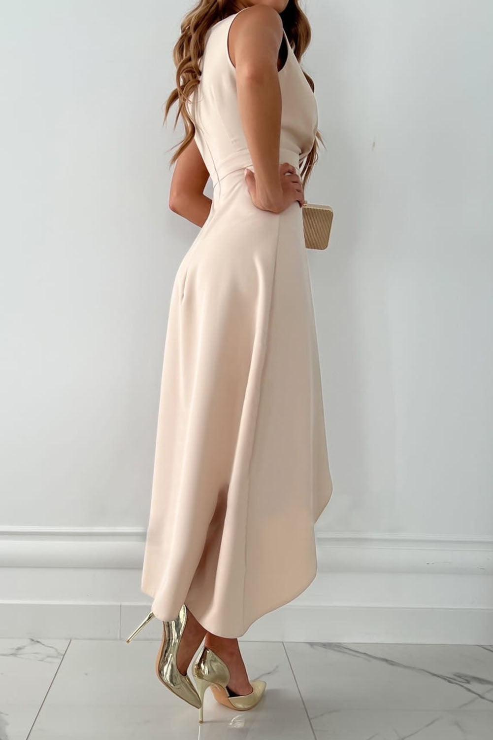 Robe mi-longue croisée à froufrous et fente