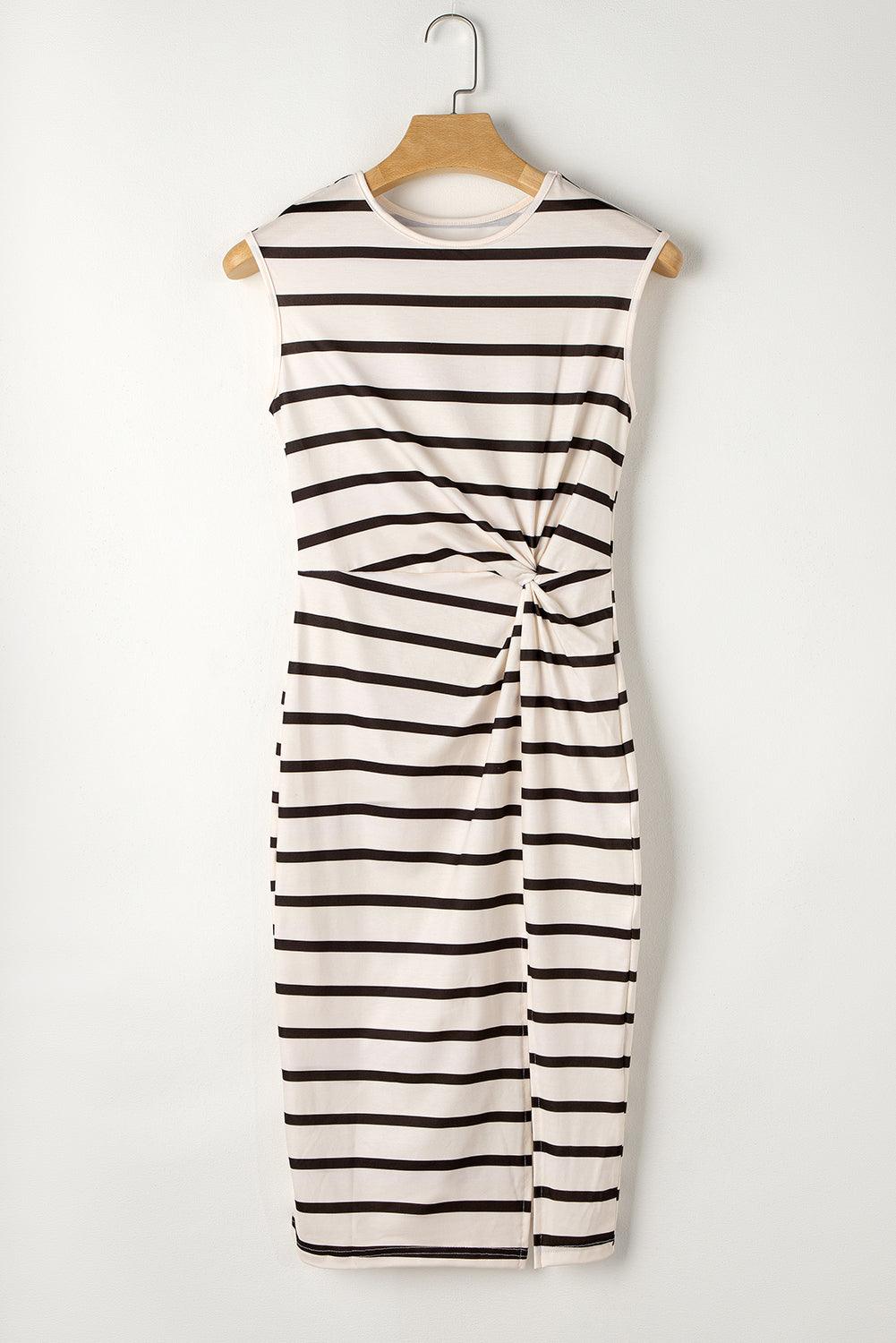 Robe mi-longue fendue et torsadée