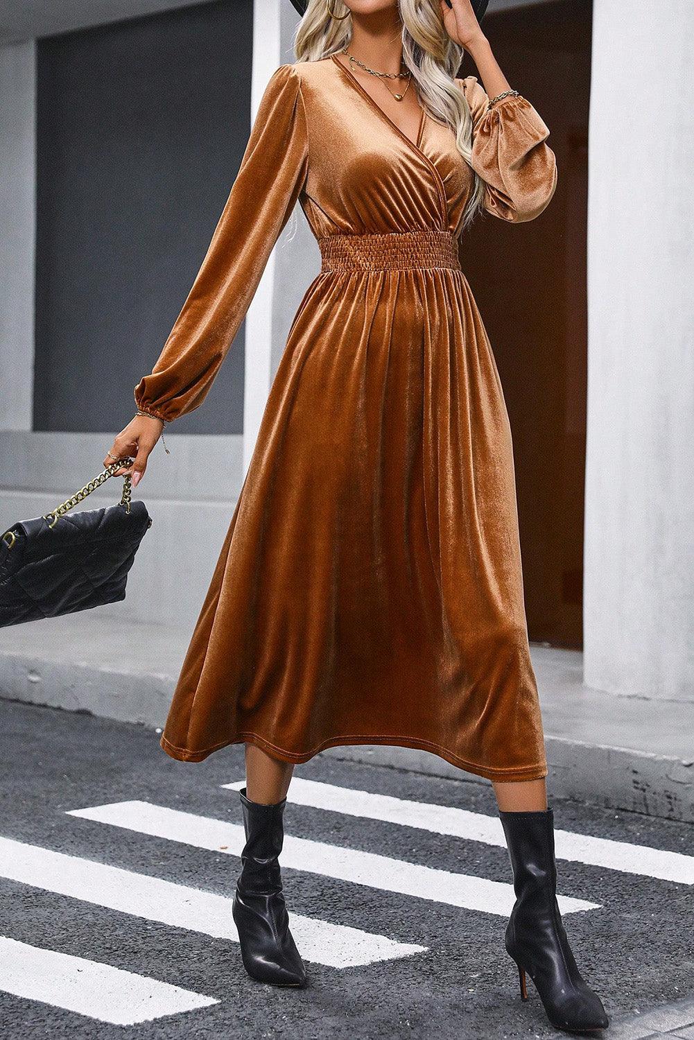 Robe mi-longue velours taille haute froncée